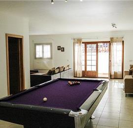 4 Bedroom Villa with Pool in Playa Blanca, Sleeps 8-10